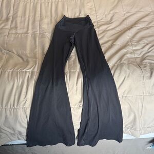Like new offline by Aire navy XS high rise real me flare leggings!